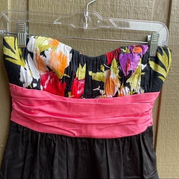 Strapless Black and Floral mini dress | size 3 - Picture 3 of 8